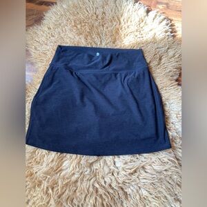 Senita Athletics skirt w/built in spandex shorts, like new, medium